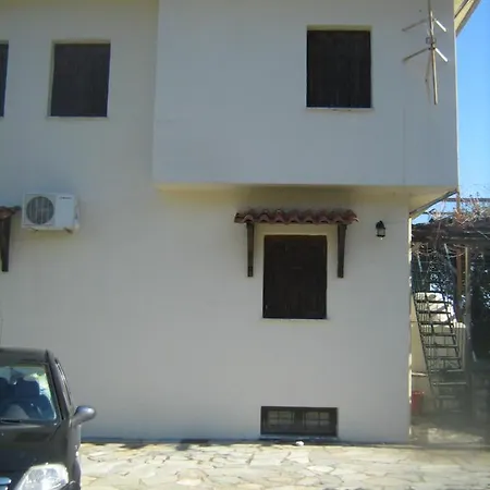 Villa Valenthia